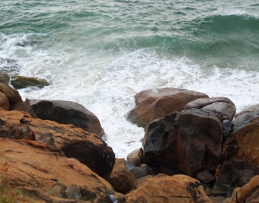 View of the sea crashing on the Kerala shore